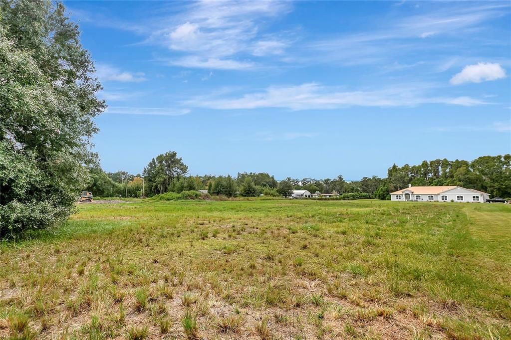 Под контрактом: $195,900 (1.00 acres)