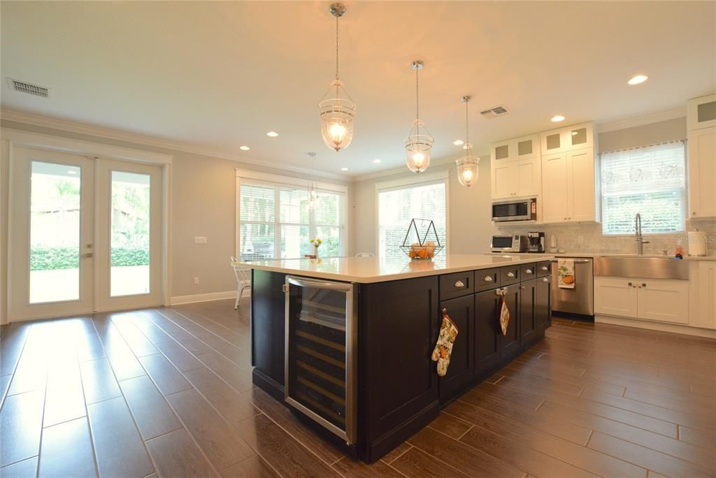 For Rent: $3,995 (3 beds, 2 baths, 2888 Square Feet)