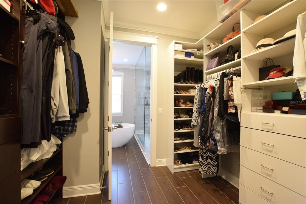 For Rent: $3,995 (3 beds, 2 baths, 2888 Square Feet)