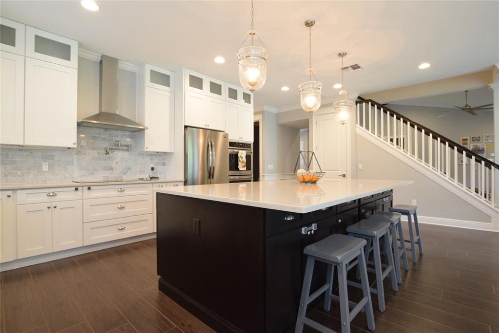 For Rent: $3,995 (3 beds, 2 baths, 2888 Square Feet)