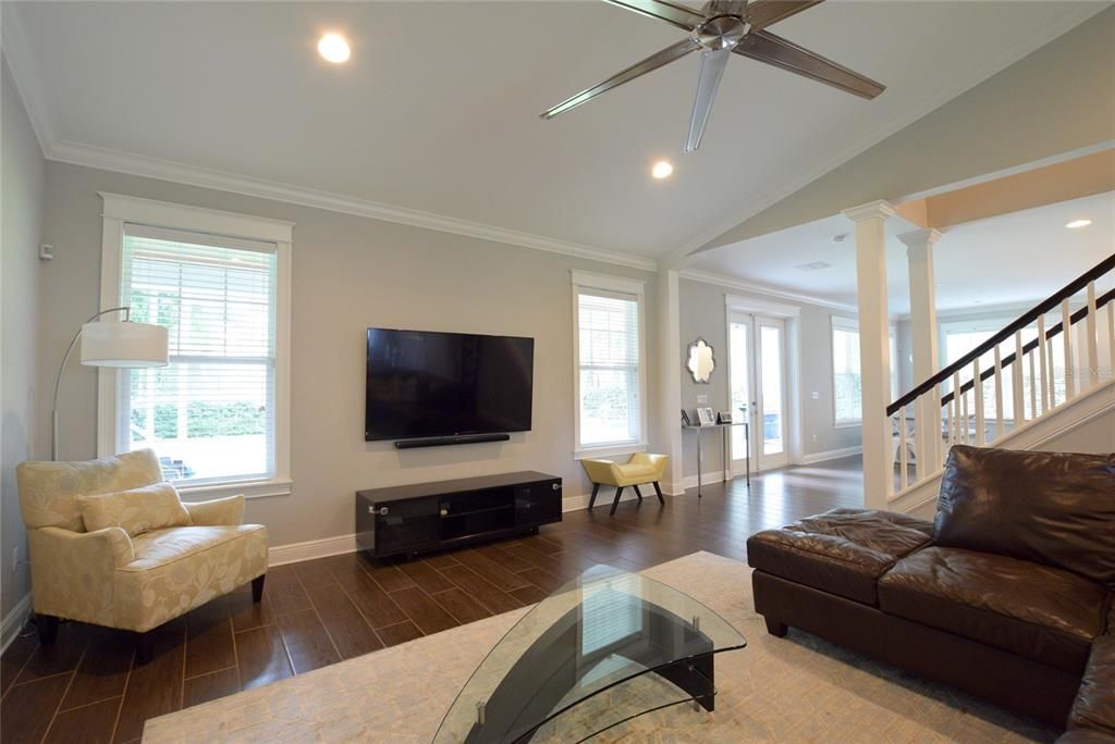 For Rent: $3,995 (3 beds, 2 baths, 2888 Square Feet)