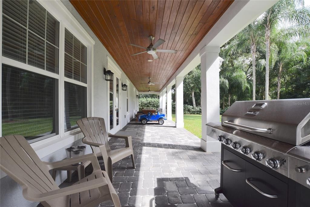 For Rent: $3,995 (3 beds, 2 baths, 2888 Square Feet)