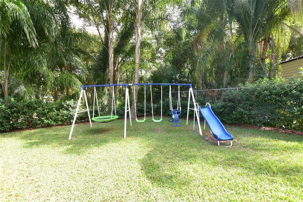 For Rent: $3,995 (3 beds, 2 baths, 2888 Square Feet)