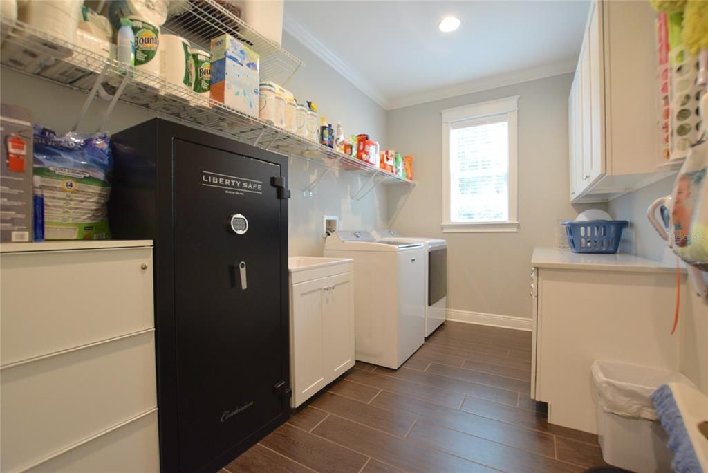 For Rent: $3,995 (3 beds, 2 baths, 2888 Square Feet)