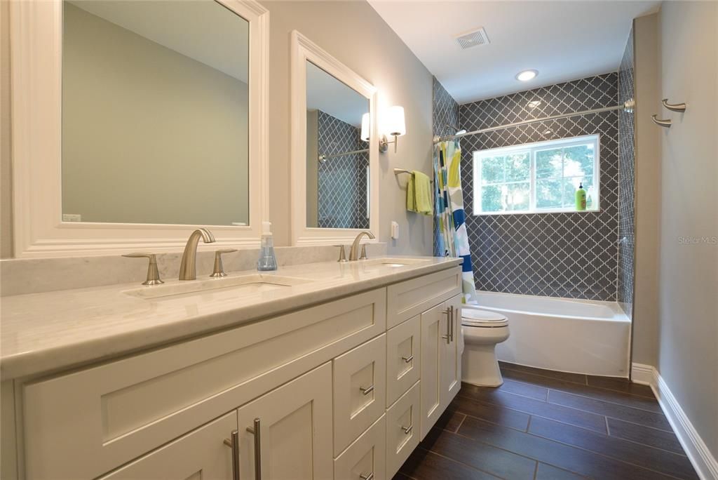 For Rent: $3,995 (3 beds, 2 baths, 2888 Square Feet)