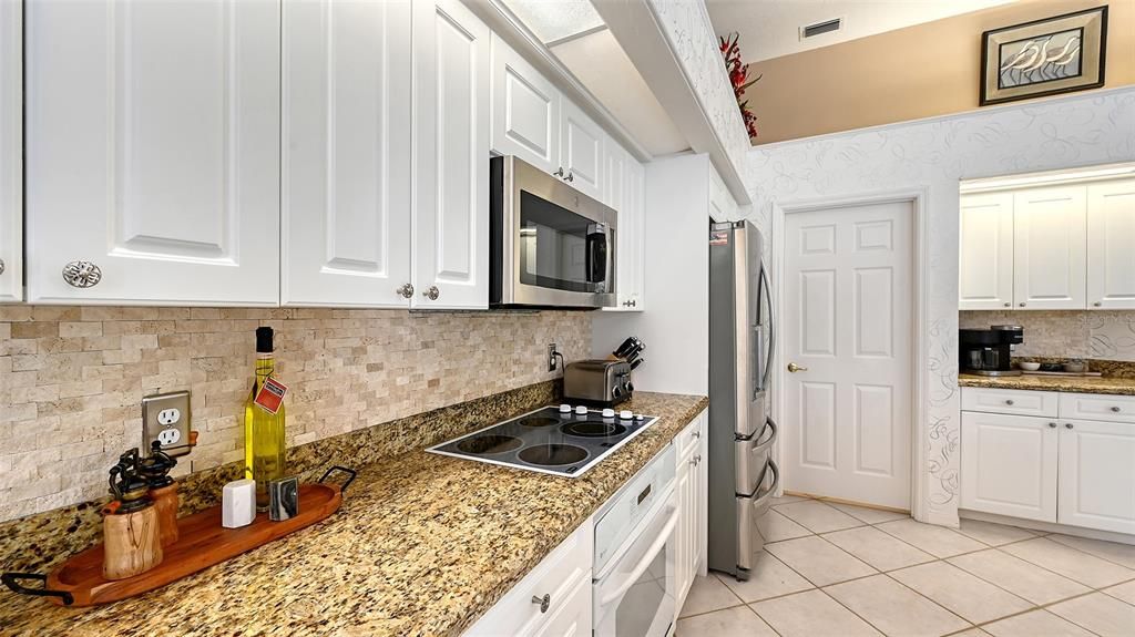 For Sale: $899,000 (3 beds, 3 baths, 2678 Square Feet)