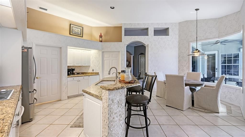 For Sale: $899,000 (3 beds, 3 baths, 2678 Square Feet)