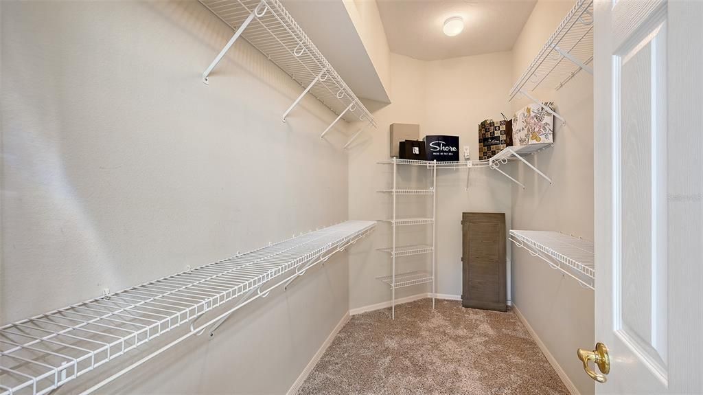 For Sale: $899,000 (3 beds, 3 baths, 2678 Square Feet)