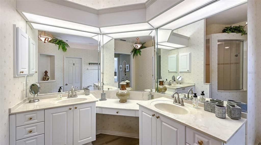 For Sale: $899,000 (3 beds, 3 baths, 2678 Square Feet)