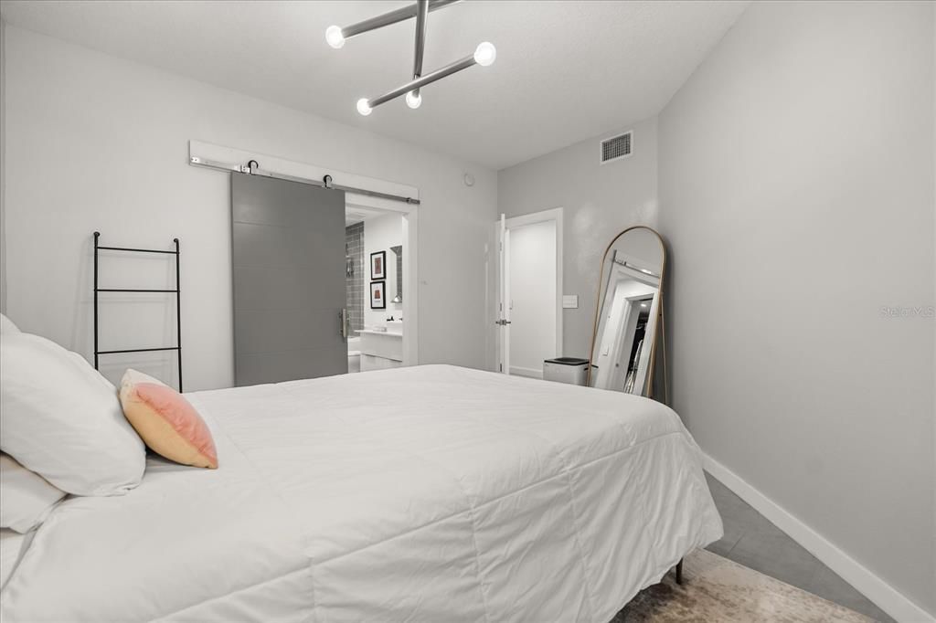 出租: $2,200 (2 贝兹, 2 浴室, 1072 平方英尺)