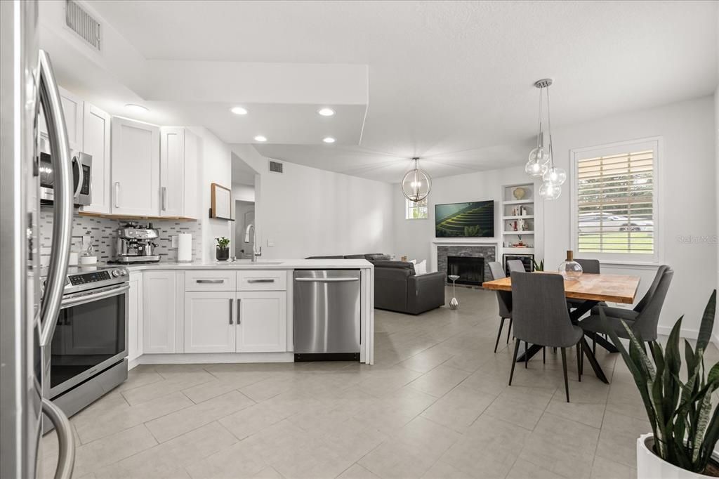 出租: $2,200 (2 贝兹, 2 浴室, 1072 平方英尺)