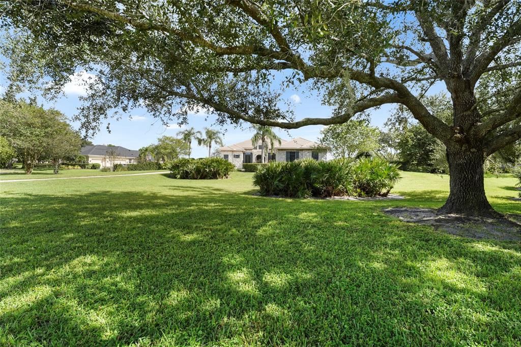 Activo con contrato: $1,350,000 (5 camas, 3 baños, 3319 Pies cuadrados)