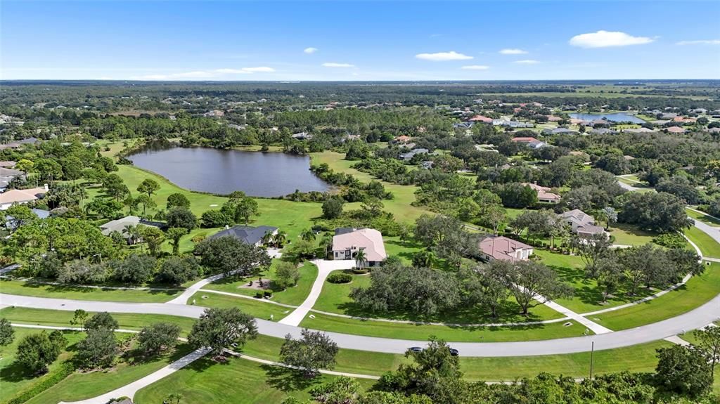 Activo con contrato: $1,350,000 (5 camas, 3 baños, 3319 Pies cuadrados)