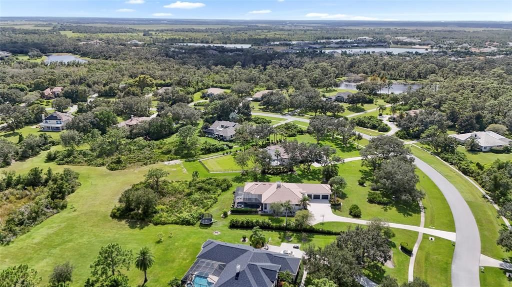 Activo con contrato: $1,350,000 (5 camas, 3 baños, 3319 Pies cuadrados)