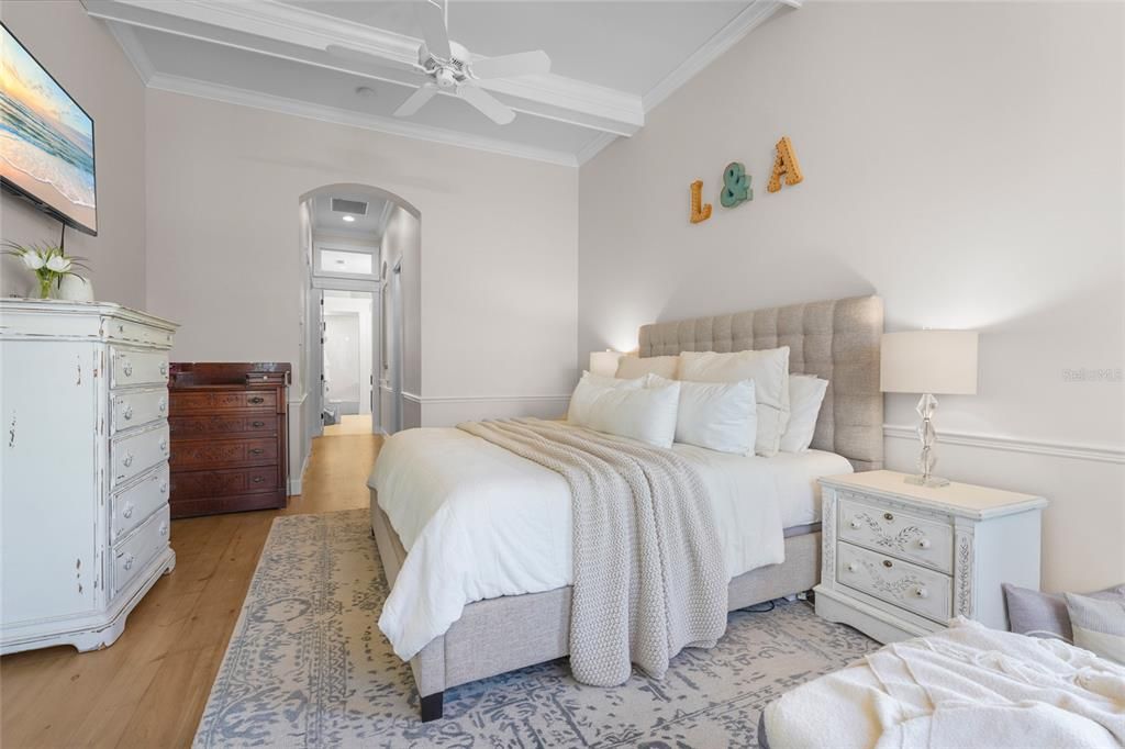 Activo con contrato: $1,350,000 (5 camas, 3 baños, 3319 Pies cuadrados)