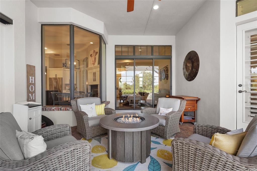 Activo con contrato: $1,350,000 (5 camas, 3 baños, 3319 Pies cuadrados)