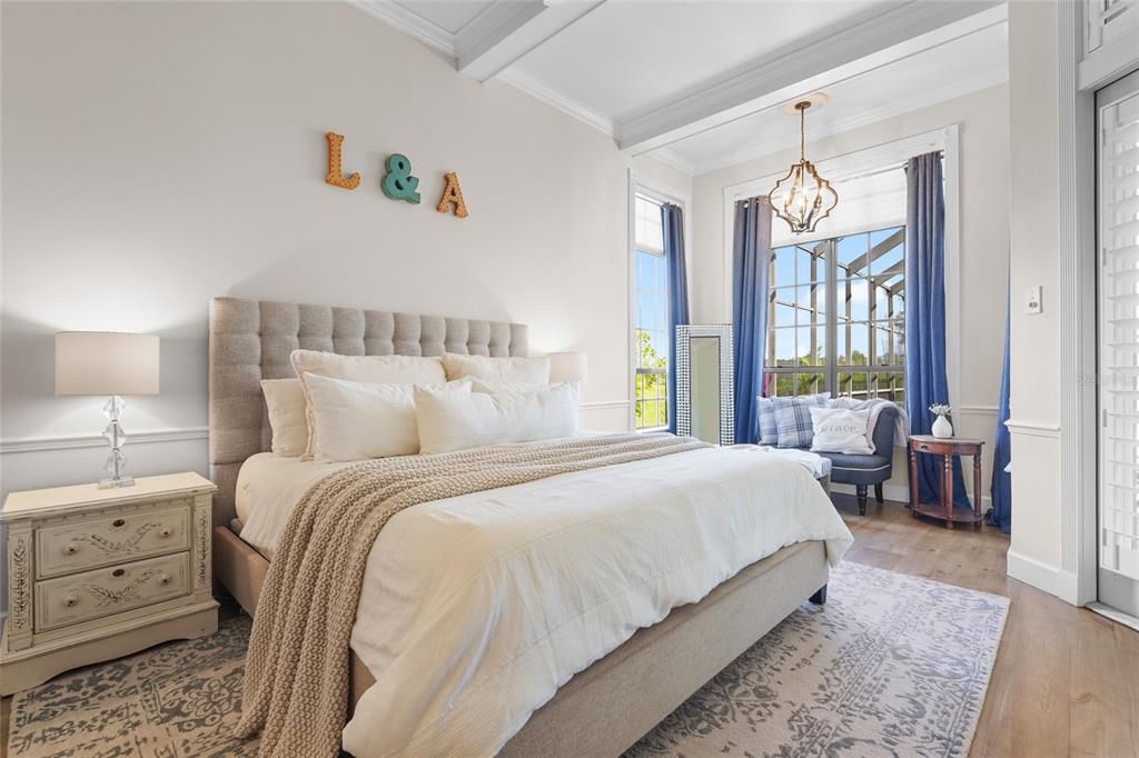 Activo con contrato: $1,350,000 (5 camas, 3 baños, 3319 Pies cuadrados)