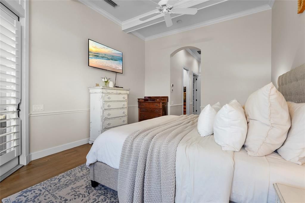 Activo con contrato: $1,350,000 (5 camas, 3 baños, 3319 Pies cuadrados)