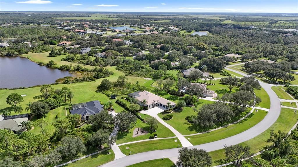 Activo con contrato: $1,350,000 (5 camas, 3 baños, 3319 Pies cuadrados)