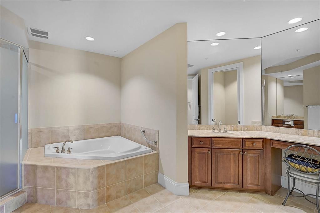 For Sale: $959,900 (3 beds, 3 baths, 2930 Square Feet)