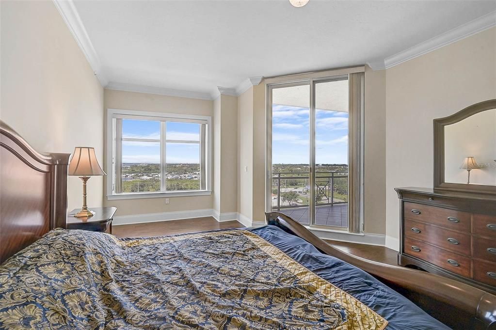 For Sale: $959,900 (3 beds, 3 baths, 2930 Square Feet)