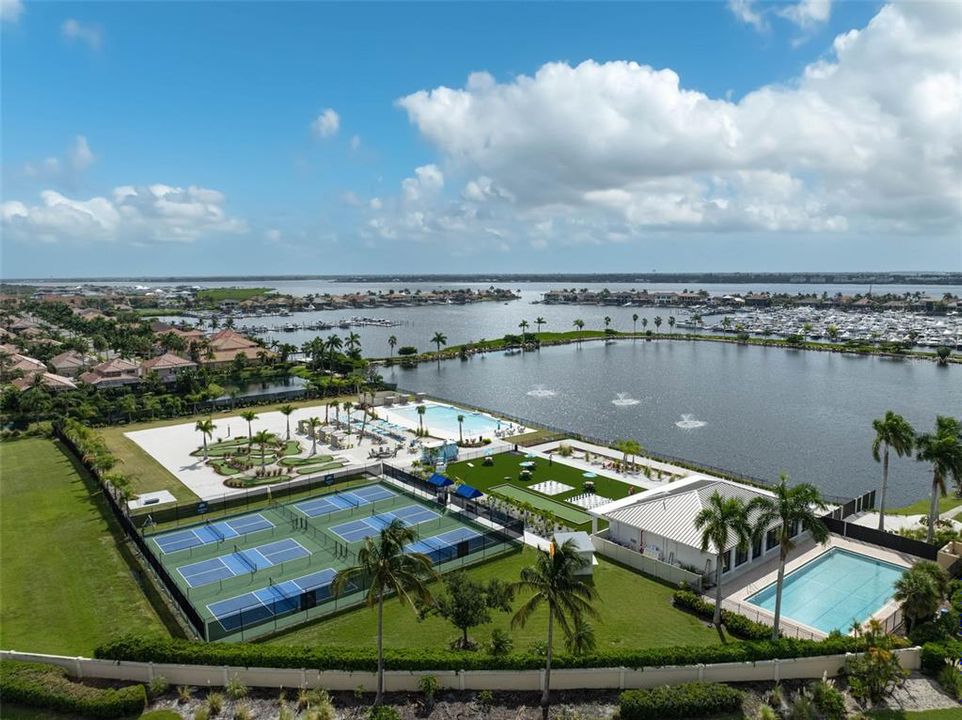 For Sale: $959,900 (3 beds, 3 baths, 2930 Square Feet)