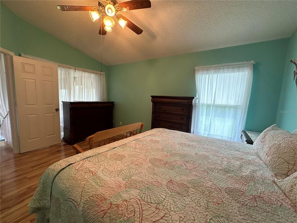 Active With Contract: $260,000 (2 beds, 2 baths, 1316 Square Feet)