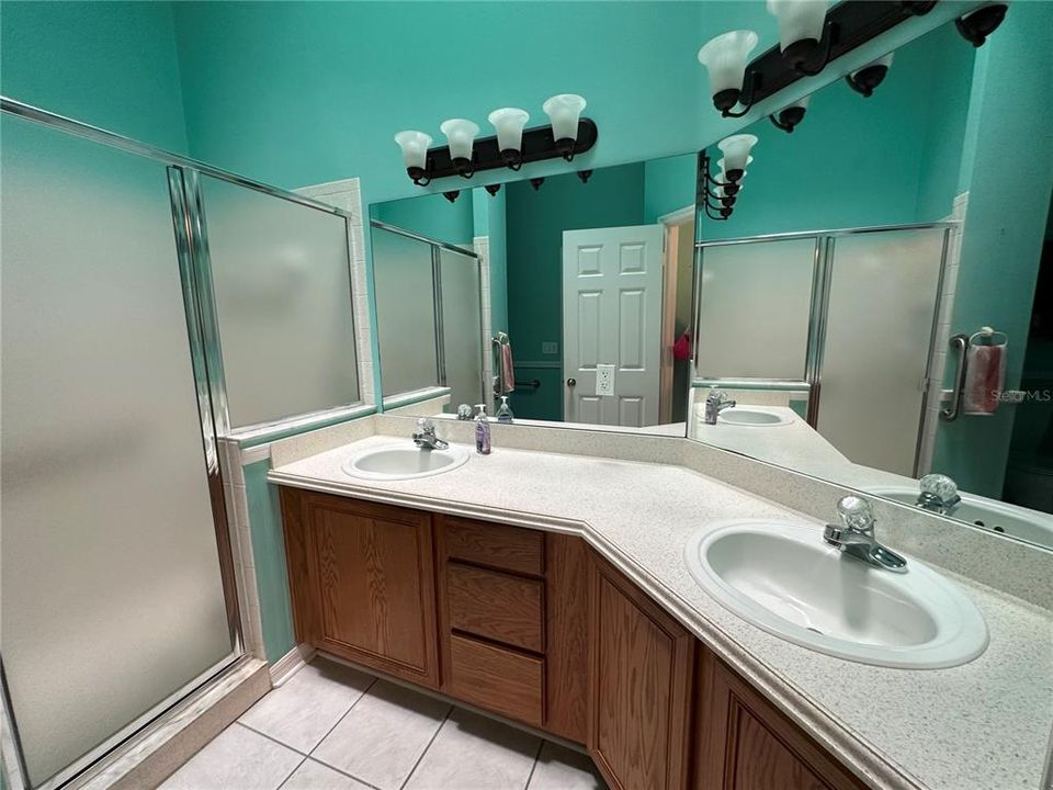 Active With Contract: $260,000 (2 beds, 2 baths, 1316 Square Feet)