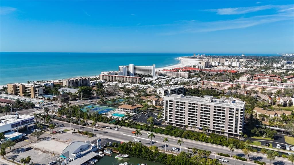 待售: $595,800 (2 贝兹, 2 浴室, 1287 平方英尺)