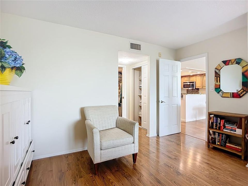 待售: $595,800 (2 贝兹, 2 浴室, 1287 平方英尺)