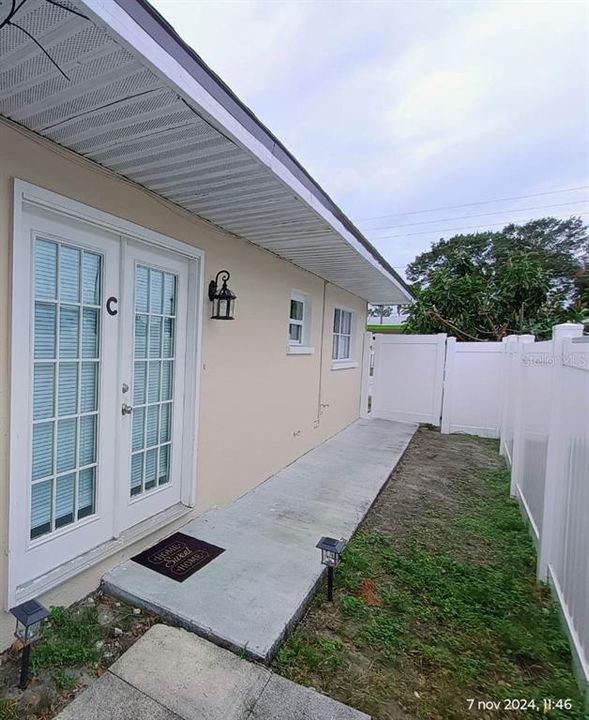 For Sale: $850,000 (4 beds, 4 baths, 2463 Square Feet)