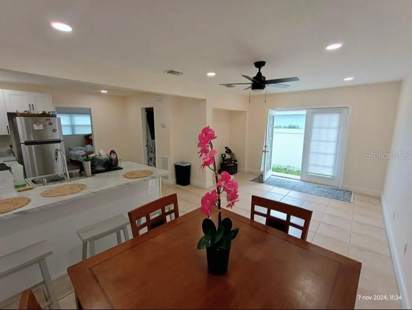 For Sale: $850,000 (4 beds, 4 baths, 2463 Square Feet)