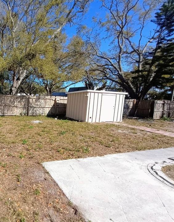 For Sale: $850,000 (4 beds, 4 baths, 2463 Square Feet)