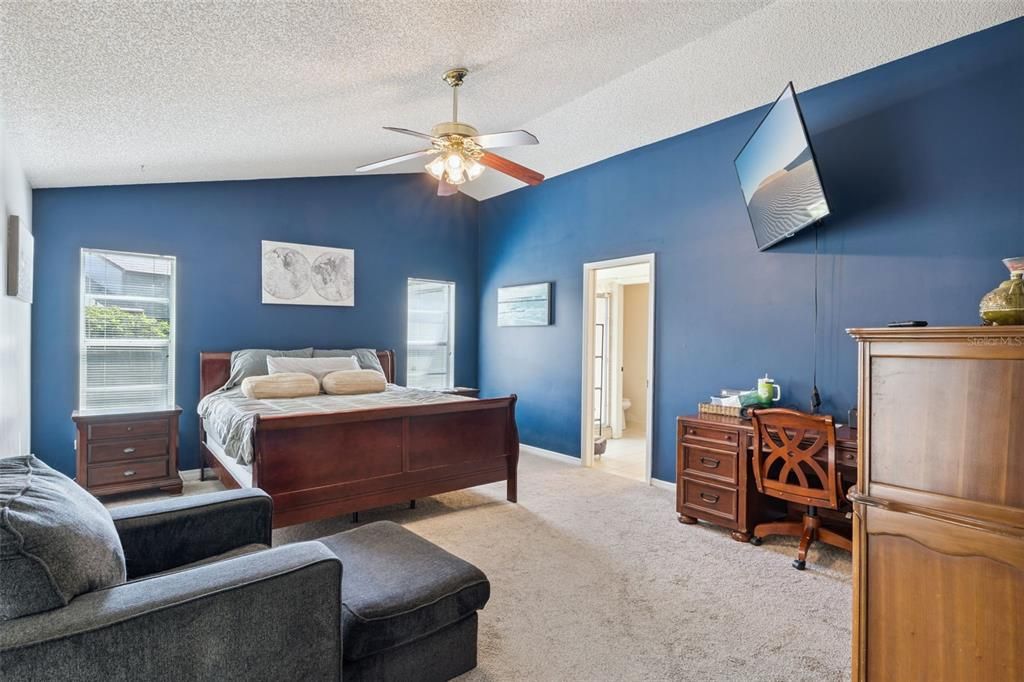 For Sale: $550,000 (4 beds, 3 baths, 2541 Square Feet)