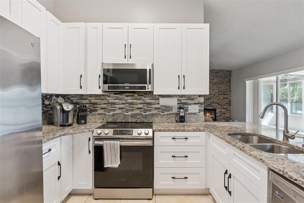 For Sale: $550,000 (4 beds, 3 baths, 2541 Square Feet)