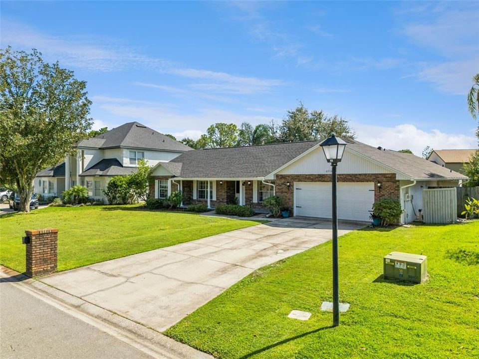 For Sale: $550,000 (4 beds, 3 baths, 2541 Square Feet)