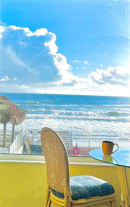 Active With Contract: $185,000 (1 beds, 2 baths, 700 Square Feet)