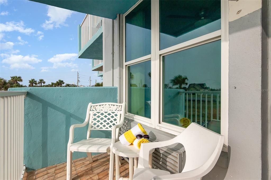 Active With Contract: $185,000 (1 beds, 2 baths, 700 Square Feet)