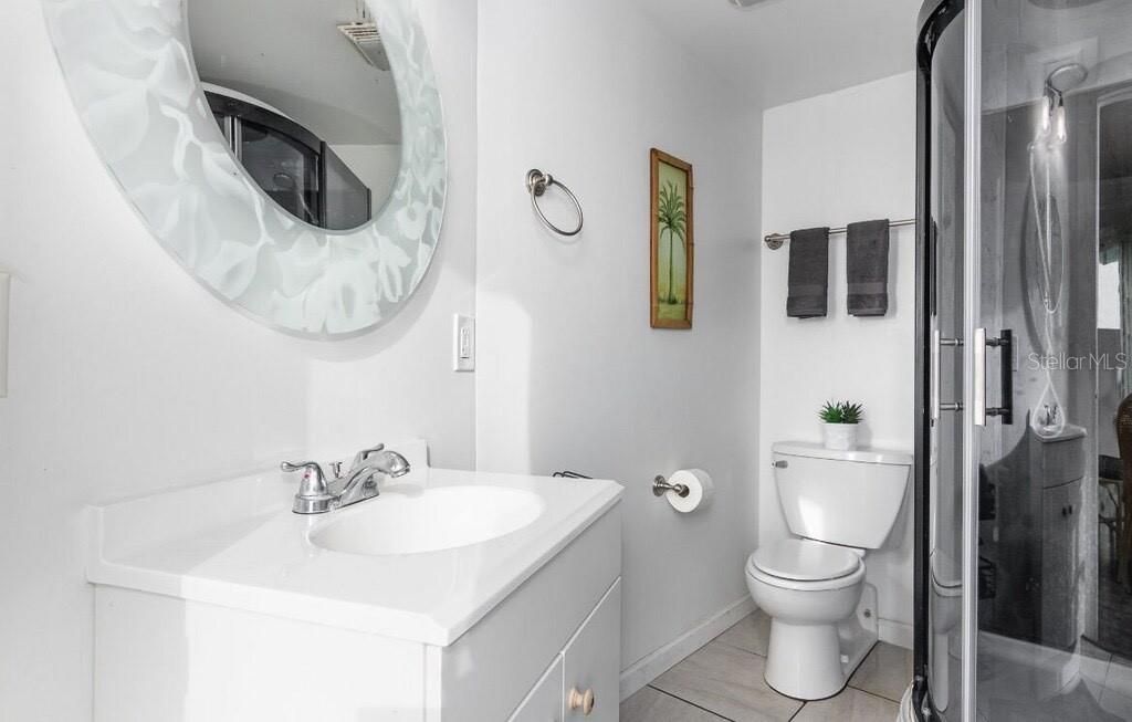 Active With Contract: $185,000 (1 beds, 2 baths, 700 Square Feet)