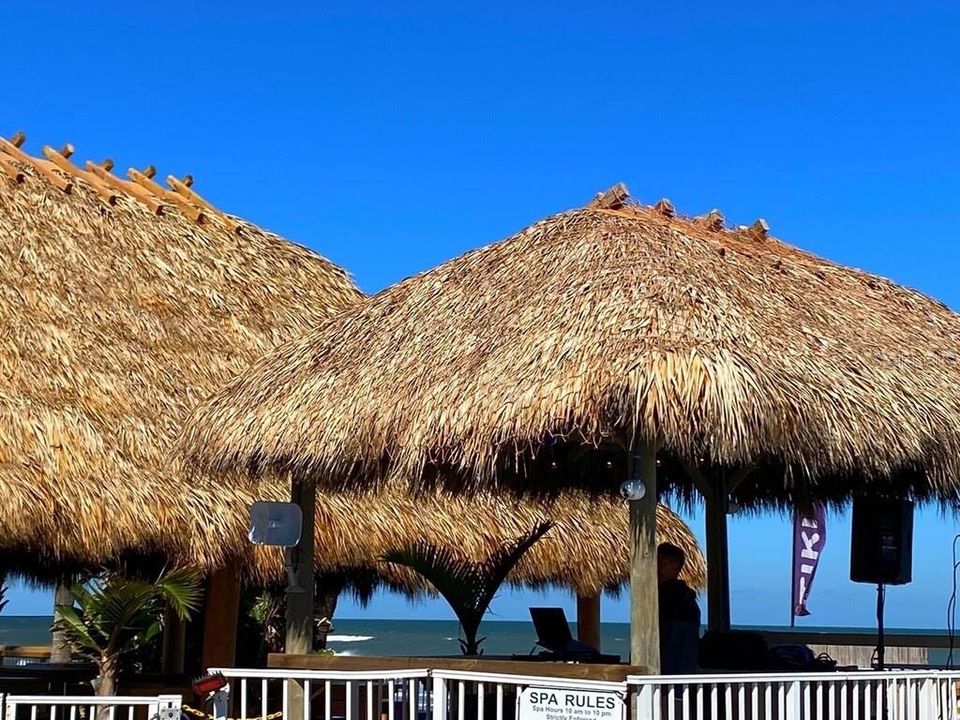 Active With Contract: $185,000 (1 beds, 2 baths, 700 Square Feet)