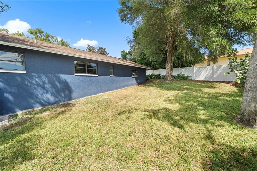 Под контрактом: $549,900 (4 спален, 3 ванн, 2222 Квадратных фут)