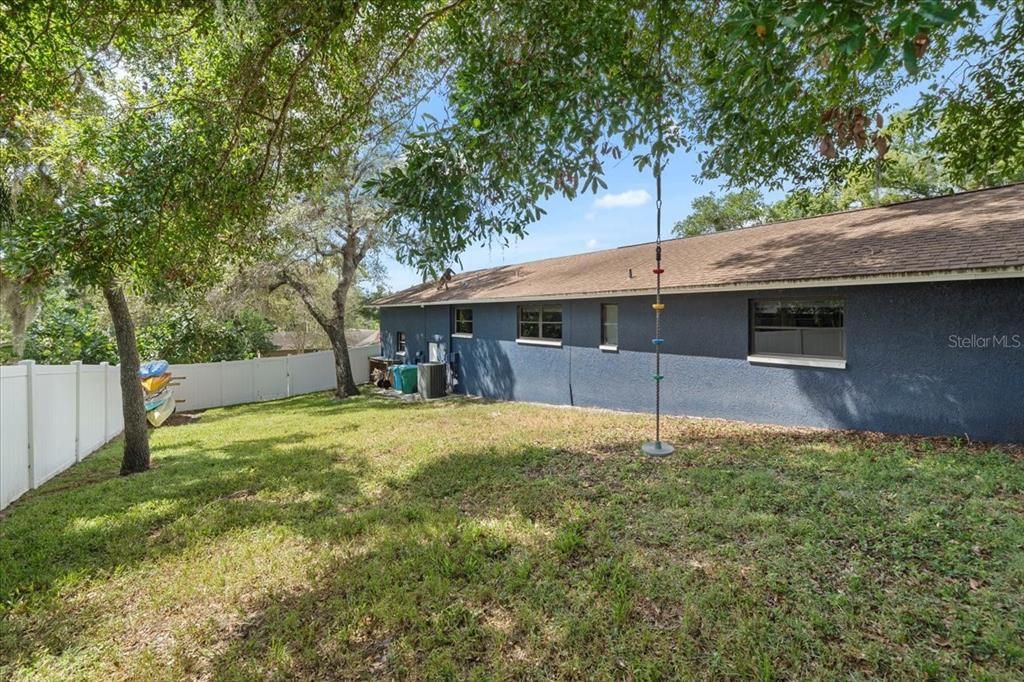 Под контрактом: $549,900 (4 спален, 3 ванн, 2222 Квадратных фут)