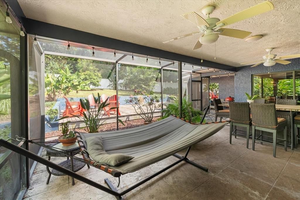 Под контрактом: $549,900 (4 спален, 3 ванн, 2222 Квадратных фут)