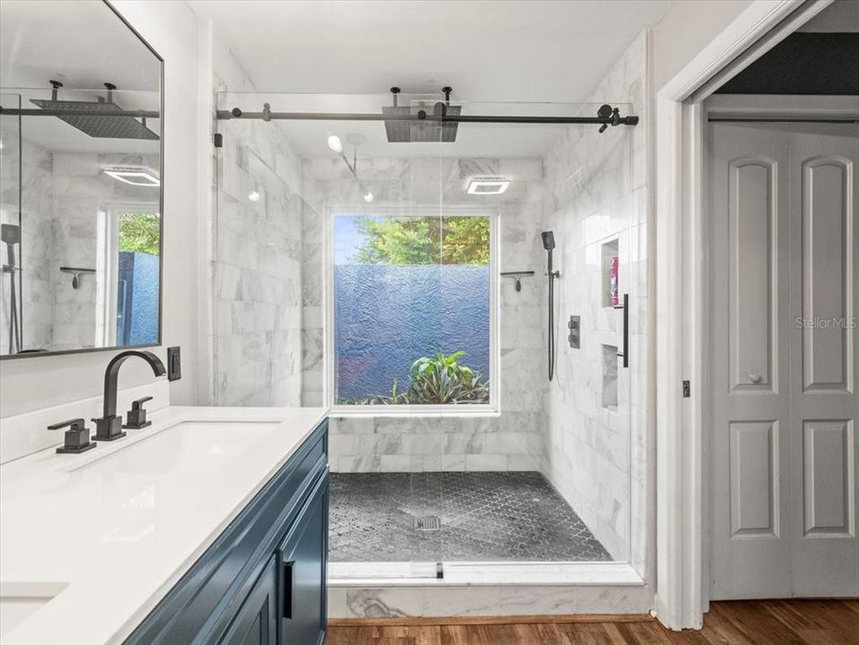 Под контрактом: $549,900 (4 спален, 3 ванн, 2222 Квадратных фут)