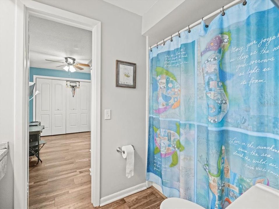 Под контрактом: $549,900 (4 спален, 3 ванн, 2222 Квадратных фут)