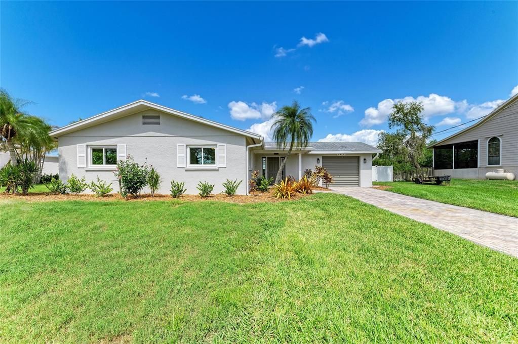 For Sale: $799,000 (2 beds, 2 baths, 1611 Square Feet)