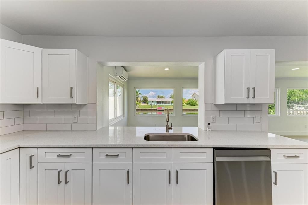 For Sale: $799,000 (2 beds, 2 baths, 1611 Square Feet)