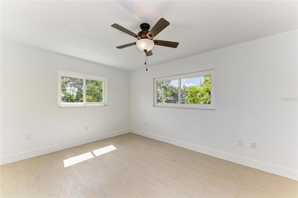 For Sale: $799,000 (2 beds, 2 baths, 1611 Square Feet)