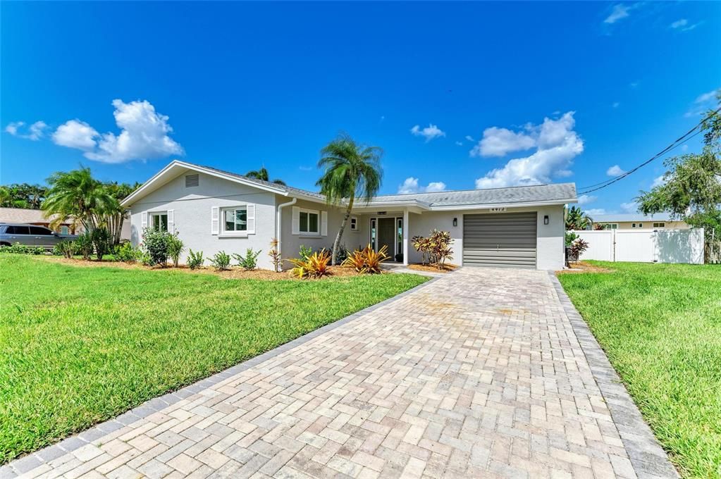 For Sale: $799,000 (2 beds, 2 baths, 1611 Square Feet)