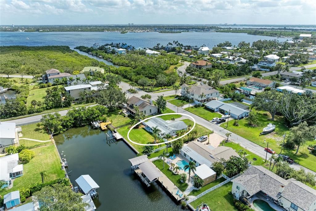 For Sale: $799,000 (2 beds, 2 baths, 1611 Square Feet)